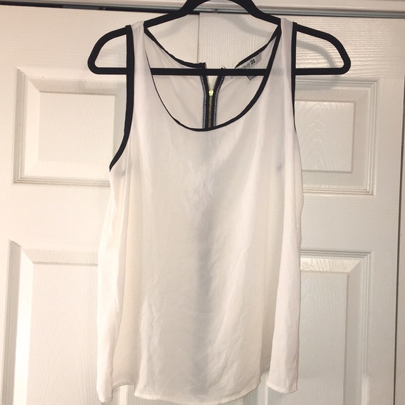 Forever 21 Tops - White Forever 21 zipper tank Forever 21 Tops - White Forever 21 zipper tank